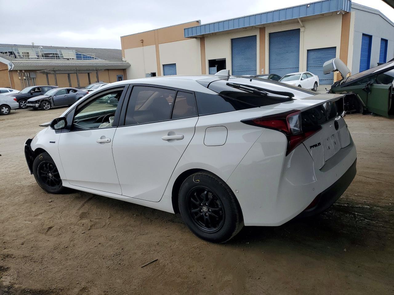 2021 TOYOTA PRIUS LE — Фото 2 из 12