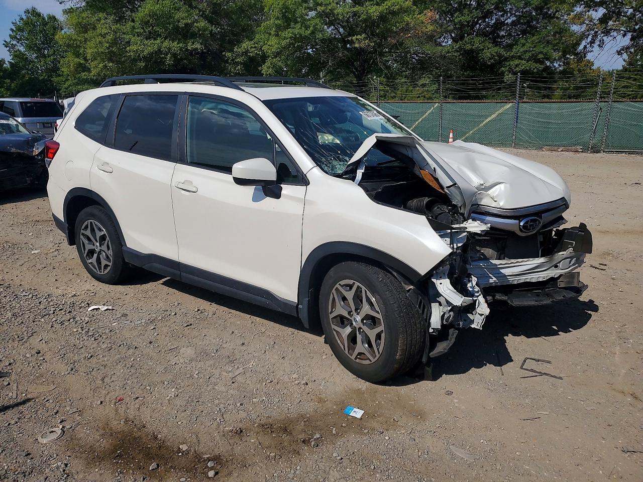 JF2SKAGC0KH585970 2019 SUBARU FORESTER photo no. 4