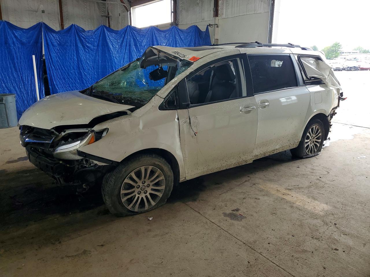 2020 TOYOTA SIENNA XLE 8-PASSENGER