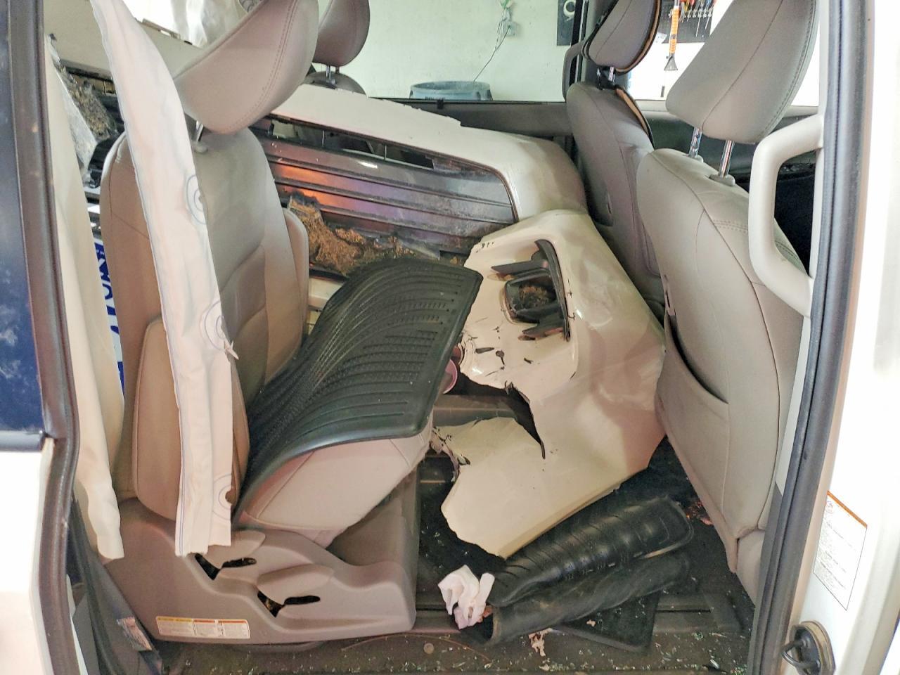 2020 TOYOTA SIENNA XLE 8-PASSENGER — Фото 11 из 14
