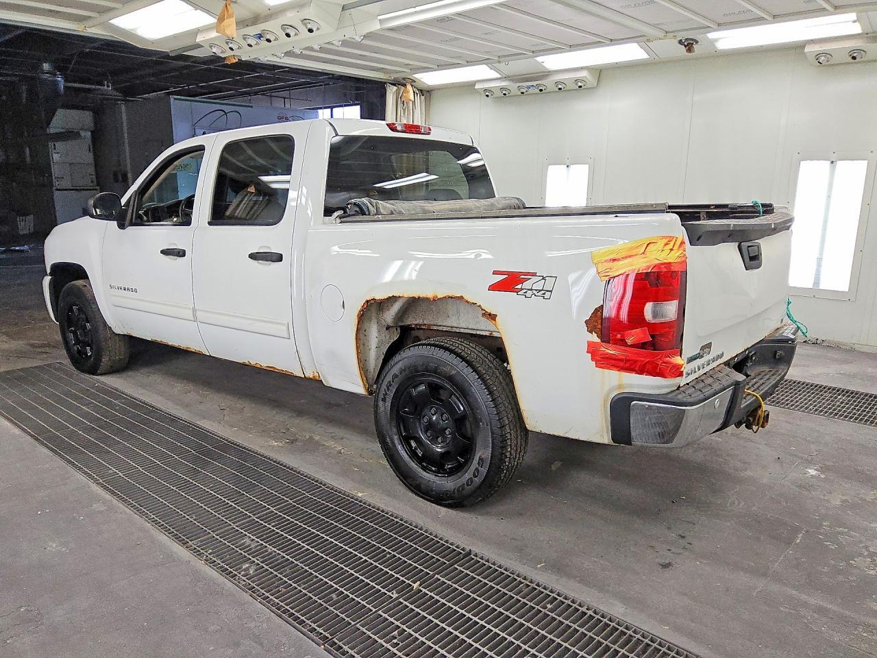 3GCPKSE30BG139082 2011 CHEVROLET SILVERADO photo no. 2