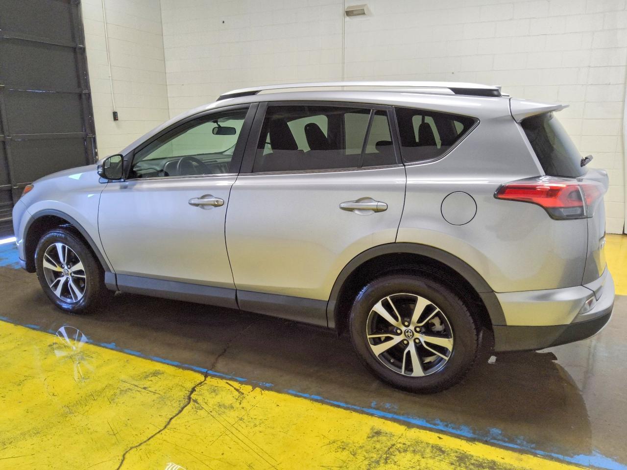 2T3RFREVXGW420689 2016 TOYOTA RAV4 photo no. 2