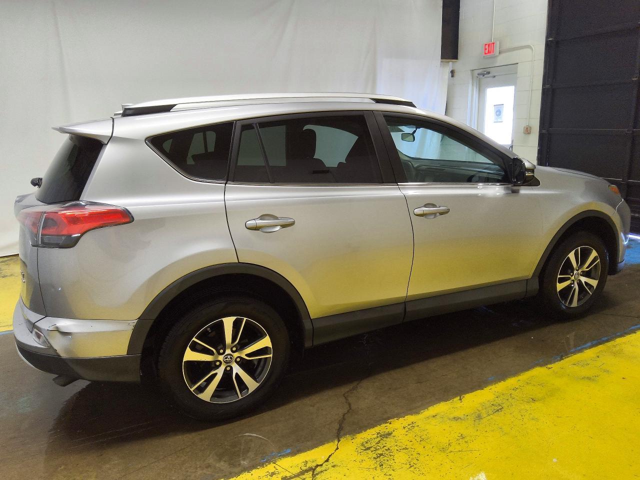 2T3RFREVXGW420689 2016 TOYOTA RAV4 photo no. 3