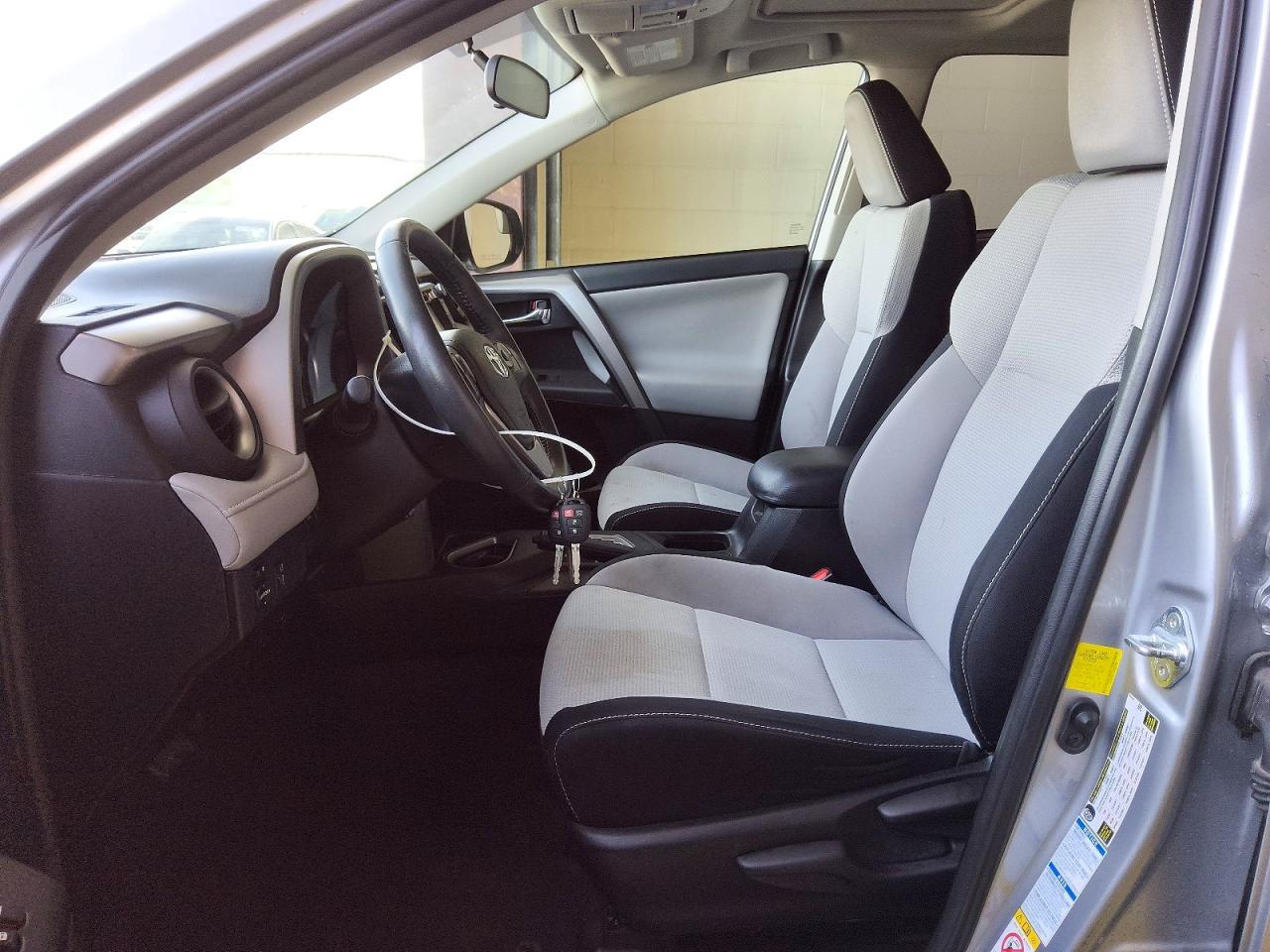 2T3RFREVXGW420689 2016 TOYOTA RAV4 photo no. 7