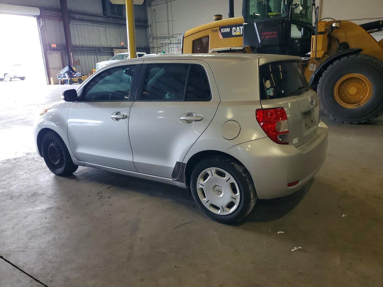 2009 SCION XD BASE — Фото 2 из 12