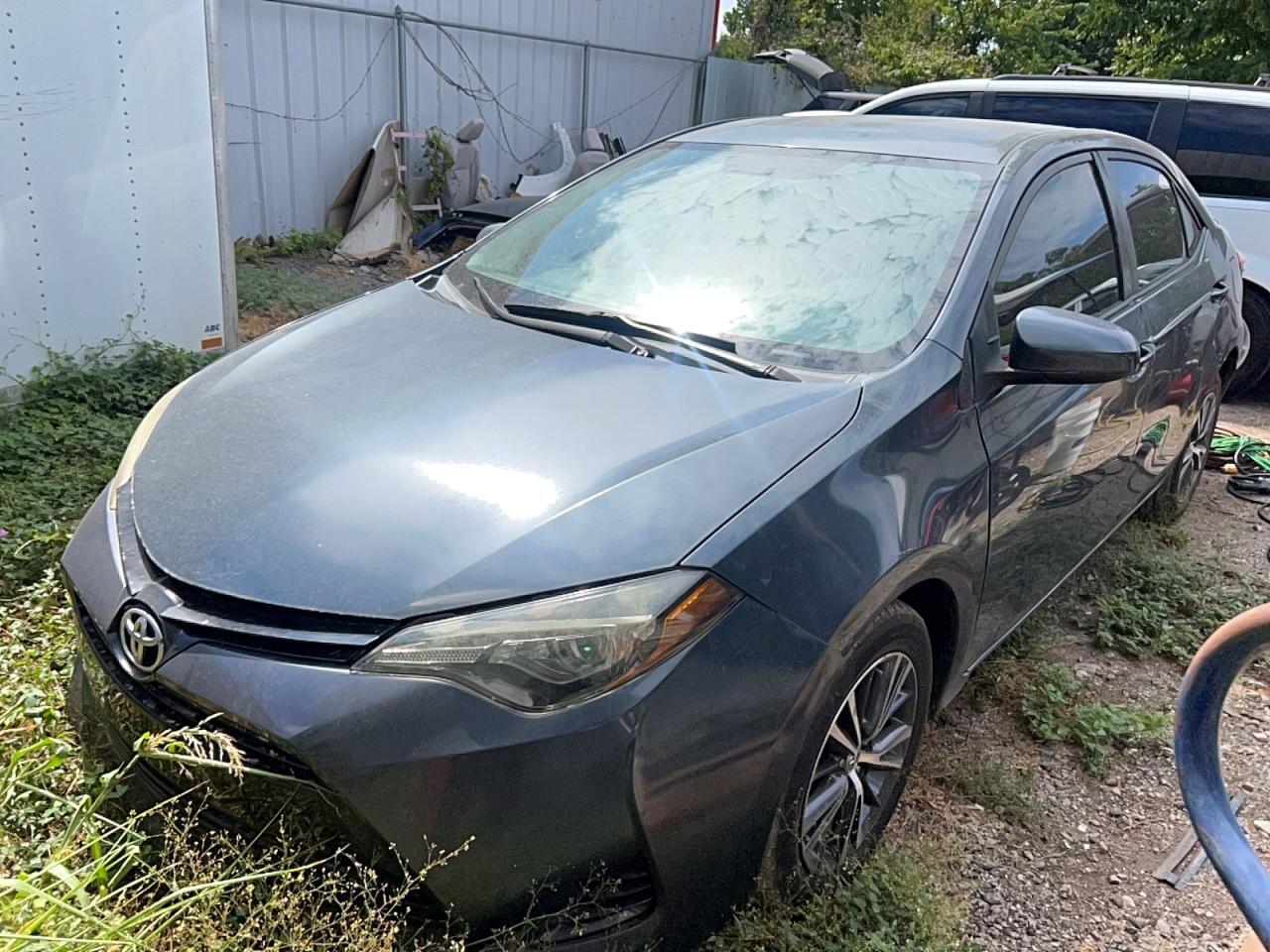 5YFBURHE0HP625680 2017 TOYOTA COROLLA photo no. 2