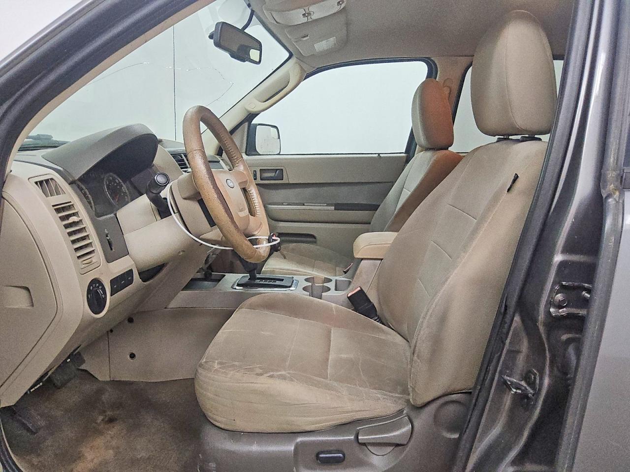 1FMCU0DG7AKD20765 2010 FORD ESCAPE photo no. 7