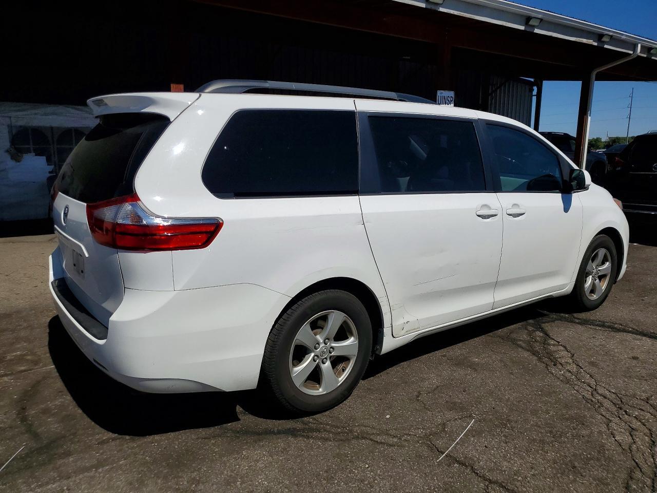 5TDKK3DC3FS585574 2015 TOYOTA SIENNA photo no. 3