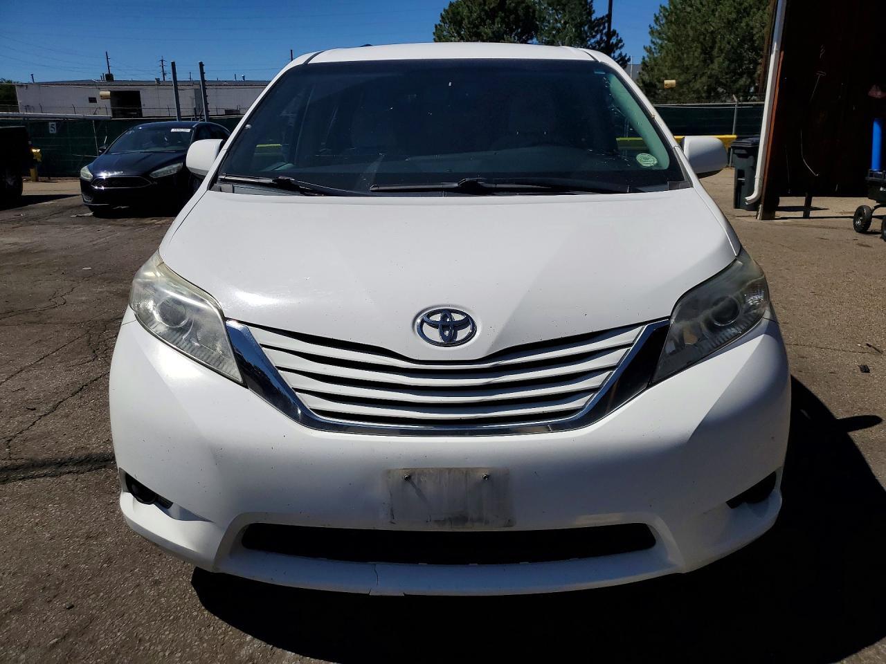 5TDKK3DC3FS585574 2015 TOYOTA SIENNA photo no. 5