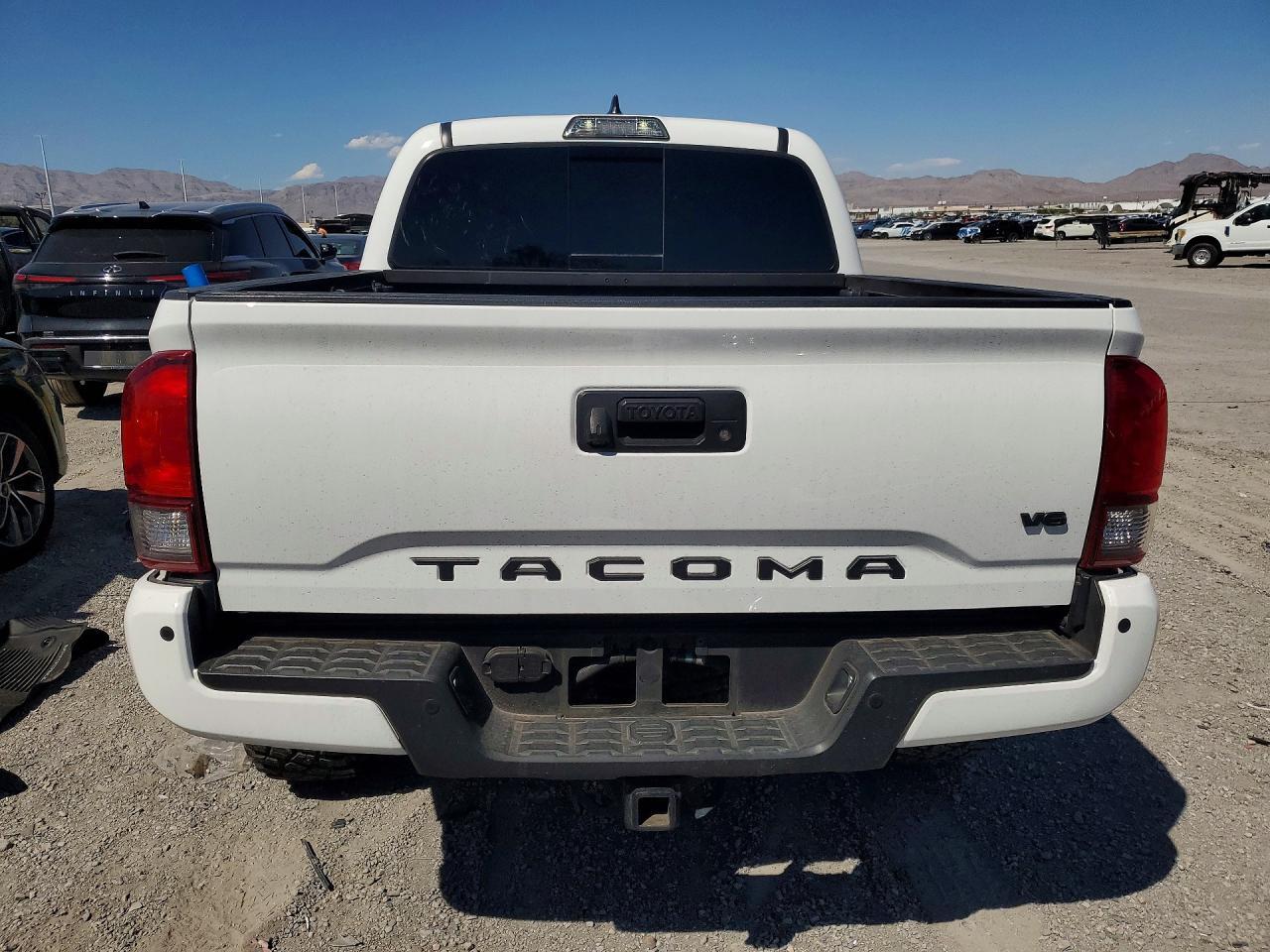 2019 TOYOTA TACOMA TRD OFF-ROAD — Фото 6 из 13