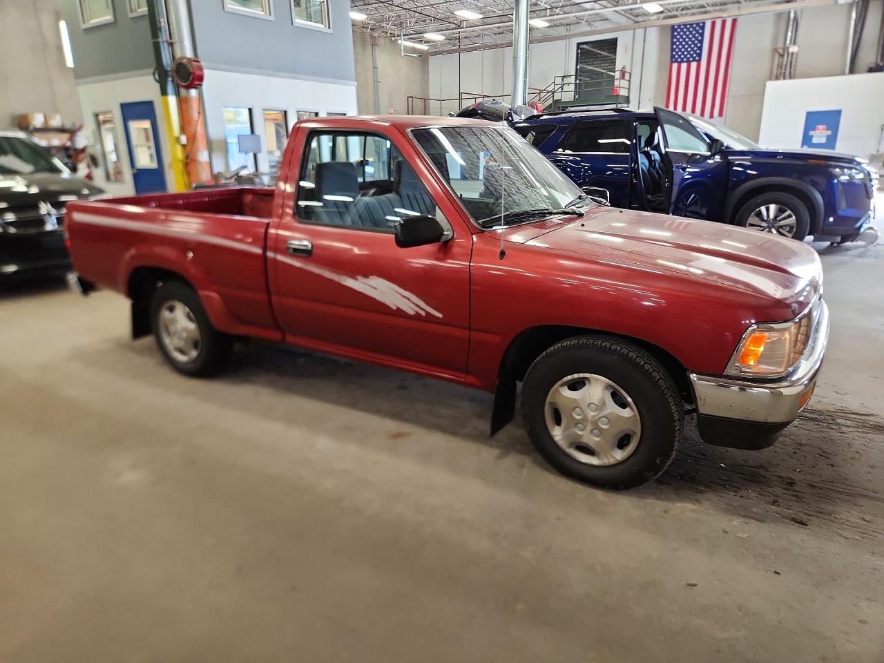 1993 TOYOTA PICKUP 1/2 TON SHORT WHEELBASE DX — Фото 4 из 12