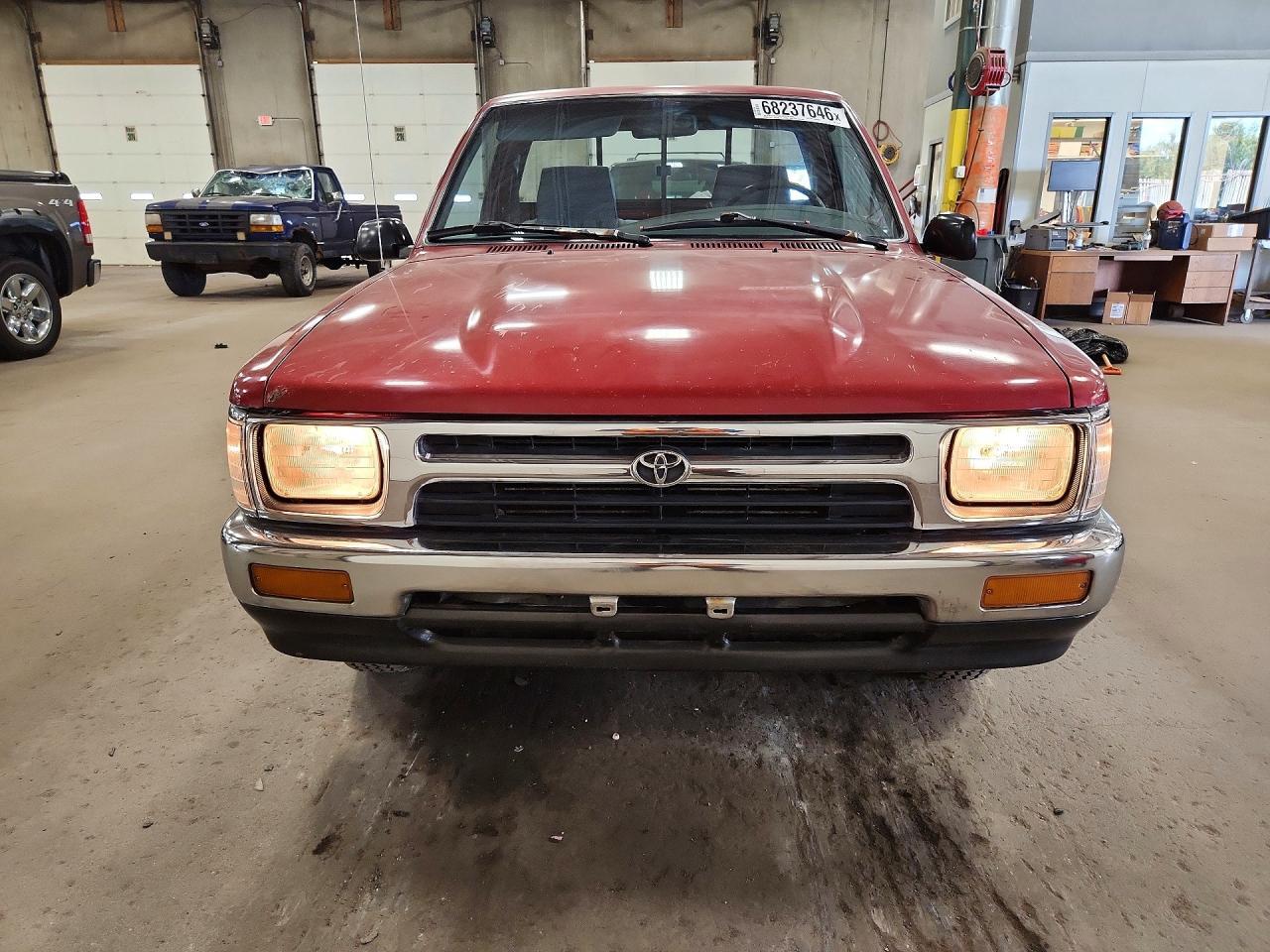 1993 TOYOTA PICKUP 1/2 TON SHORT WHEELBASE DX — Фото 5 из 12