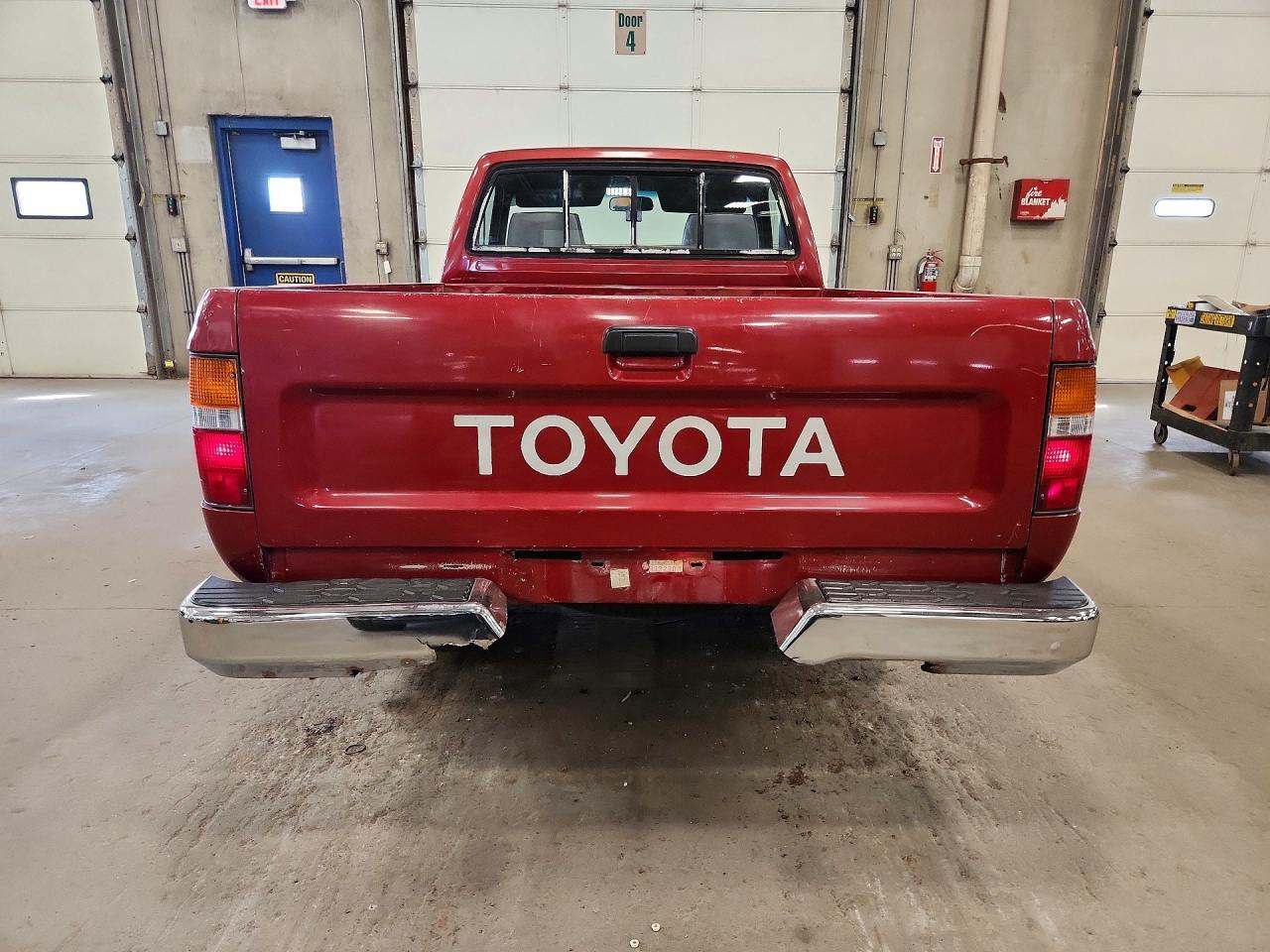 1993 TOYOTA PICKUP 1/2 TON SHORT WHEELBASE DX — Фото 6 из 12