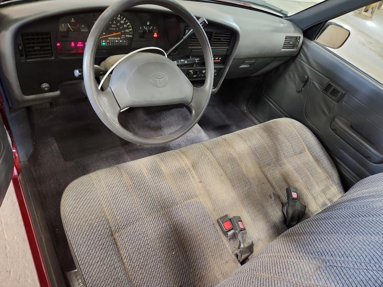 1993 TOYOTA PICKUP 1/2 TON SHORT WHEELBASE DX — Фото 8 из 12