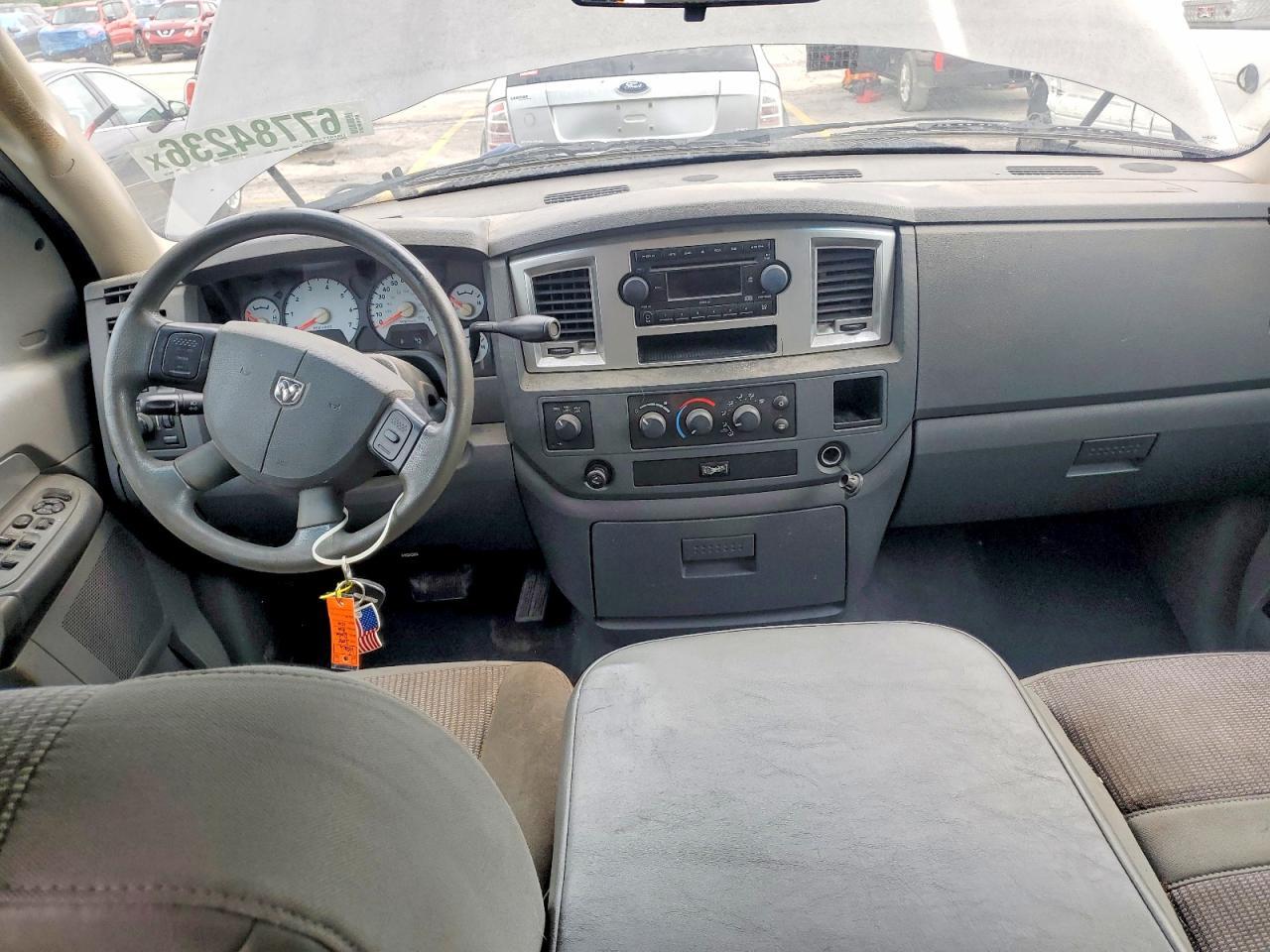 2008 DODGE RAM 1500 ST — Фото 8 из 12