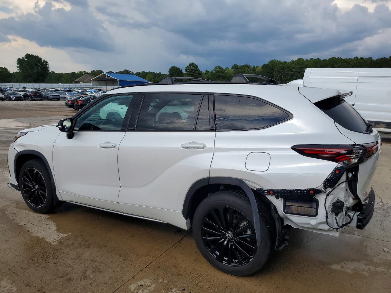 5TDKDRAH2RS538800 2024 TOYOTA HIGHLANDER photo no. 2
