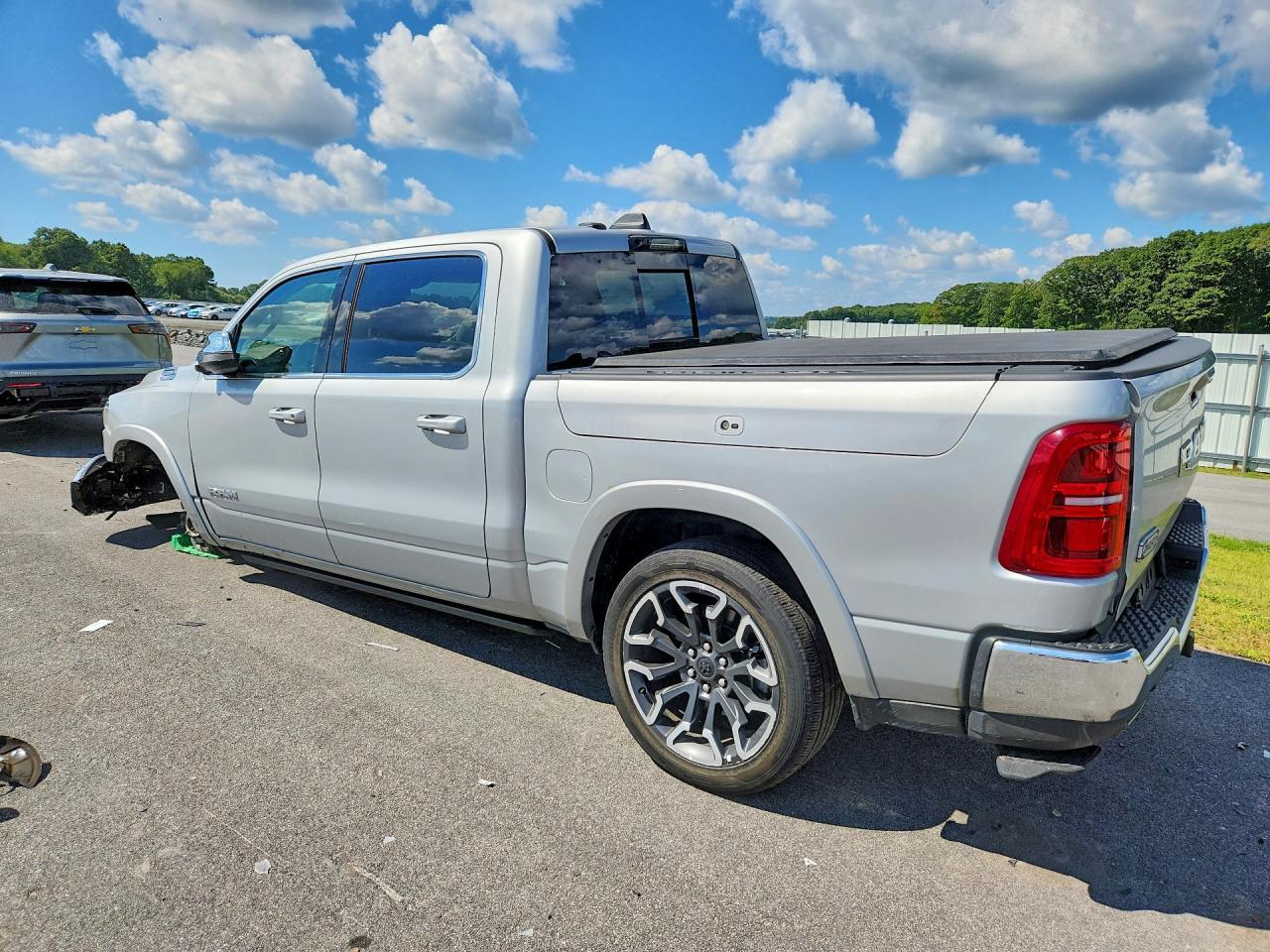 1C6SRFHP9TN334528 2026 RAM 1500 photo no. 2