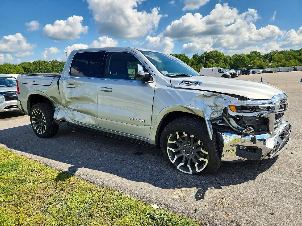1C6SRFHP9TN334528 2026 RAM 1500 photo no. 4