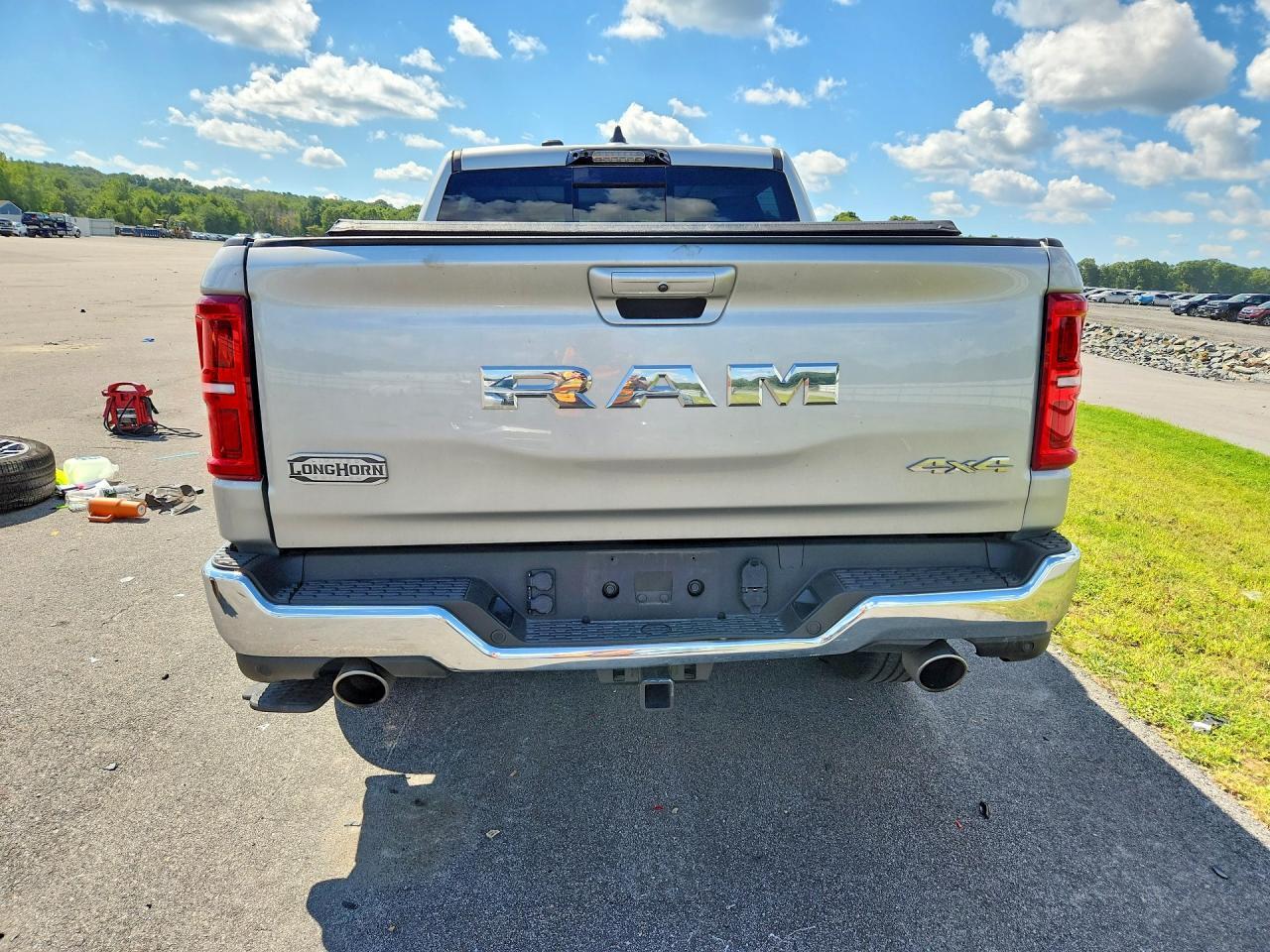 1C6SRFHP9TN334528 2026 RAM 1500 photo no. 6