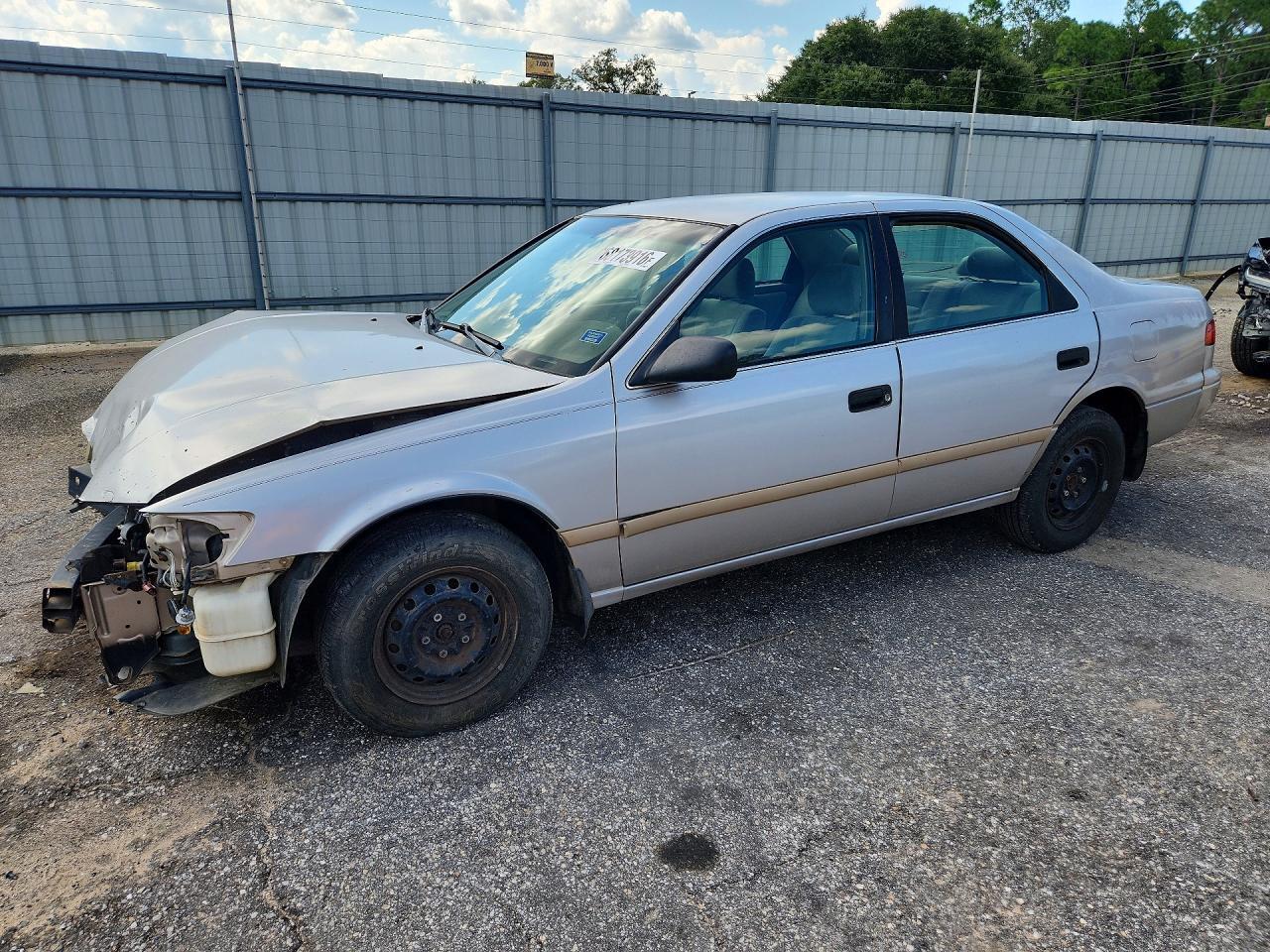 2000 TOYOTA CAMRY 4T1BG22K7YU618026