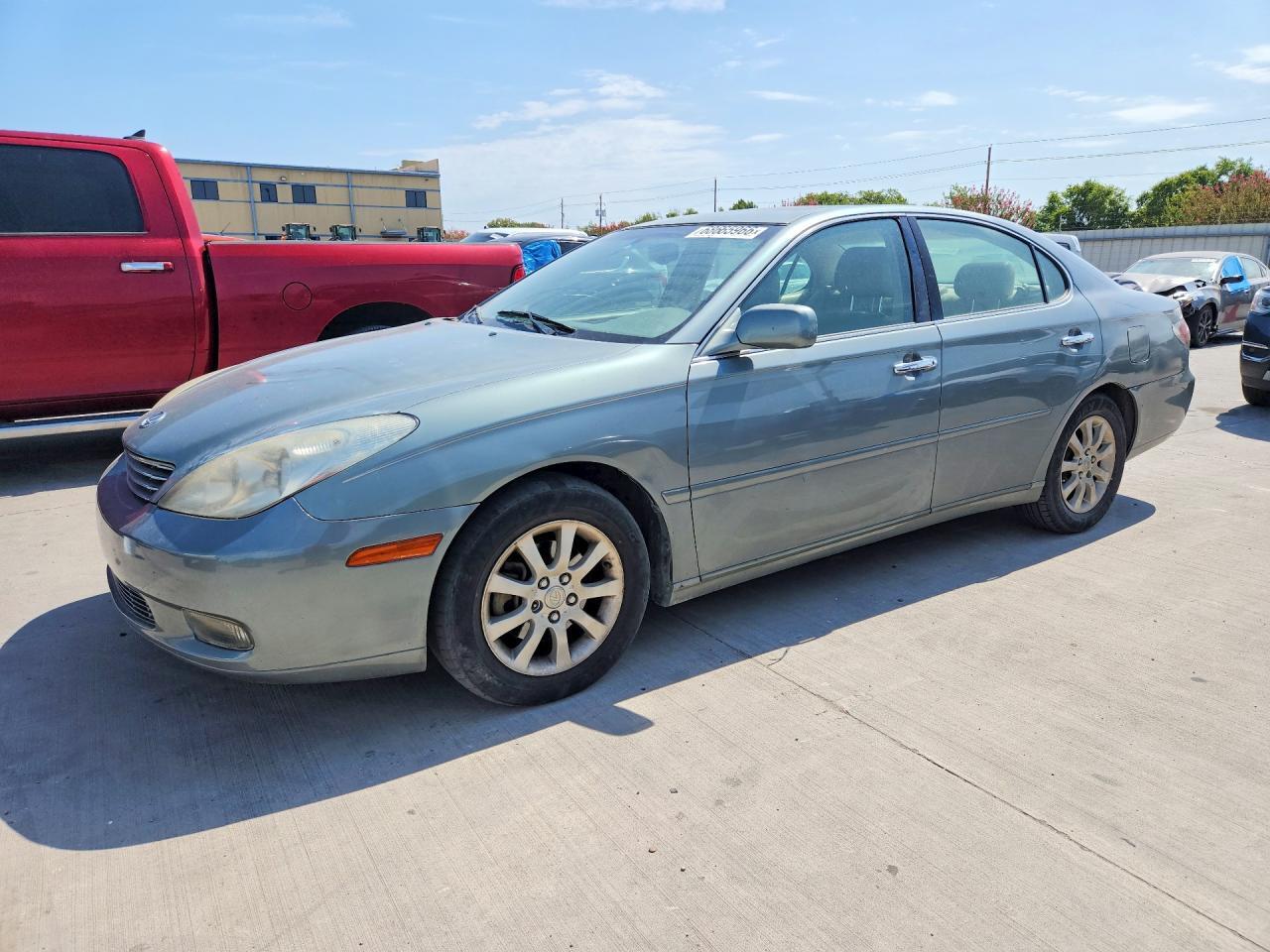 2002 LEXUS ES JTHBF30GX20013281