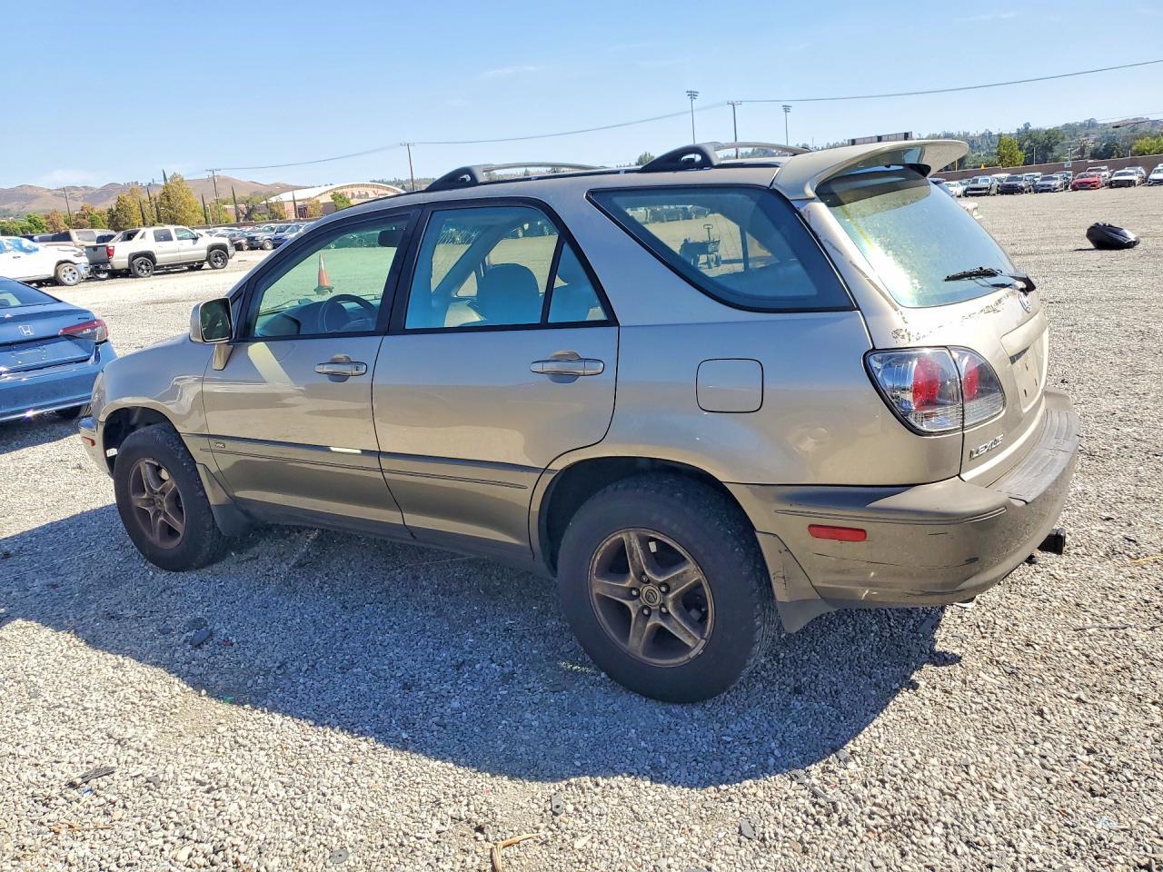 JTJHF10U020280156 2002 LEXUS RX photo no. 2