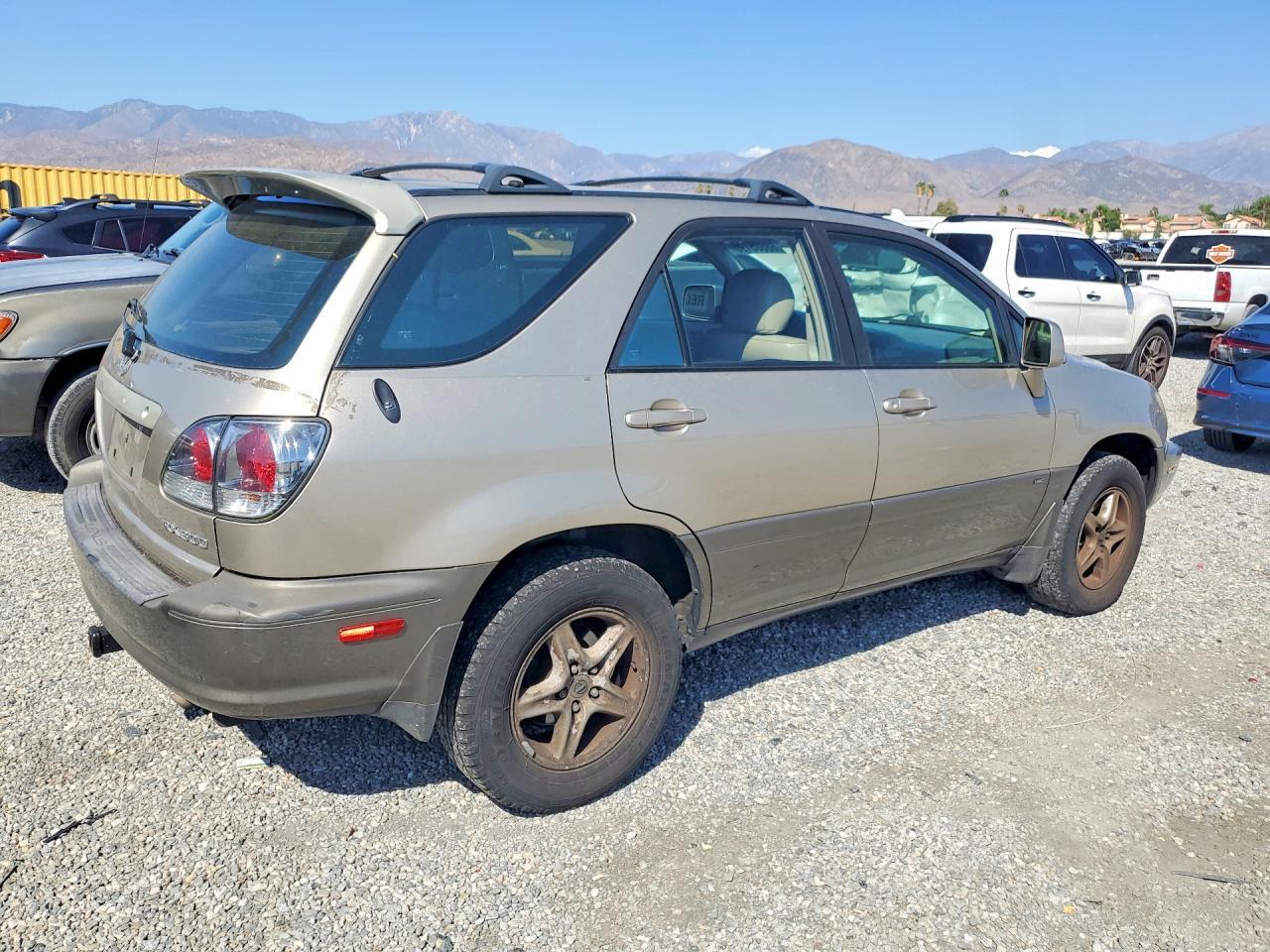 JTJHF10U020280156 2002 LEXUS RX photo no. 3