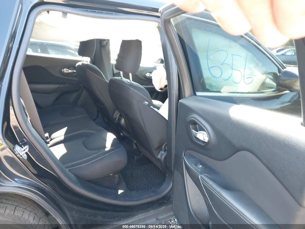 1C4PJMCS5HW545992 2017 JEEP CHEROKEE photo no. 8