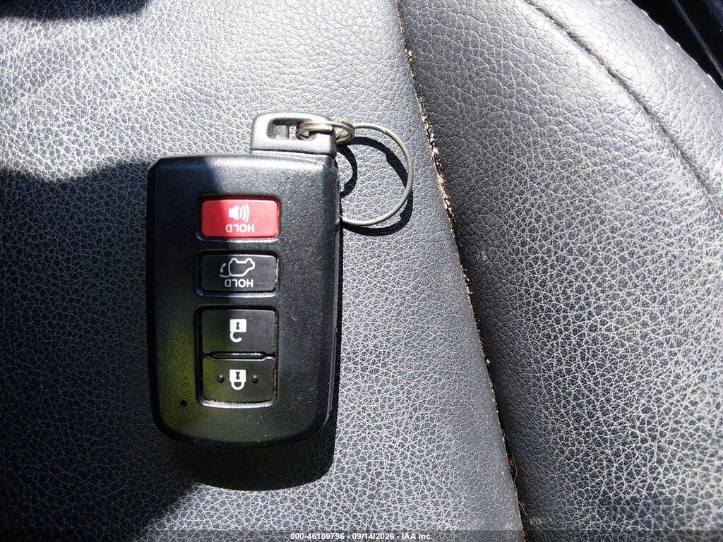 JTMDJREV5HD068662 2017 TOYOTA RAV4 HYBRID photo no. 11