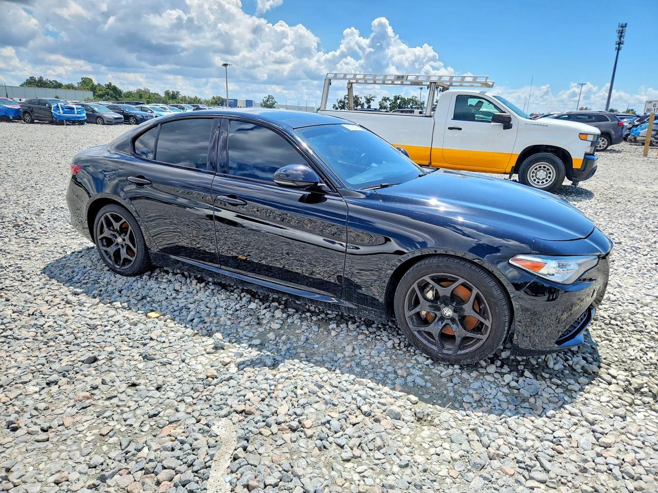 2021 ALFA ROMEO GIULIA SPORT — Фото 4 из 12
