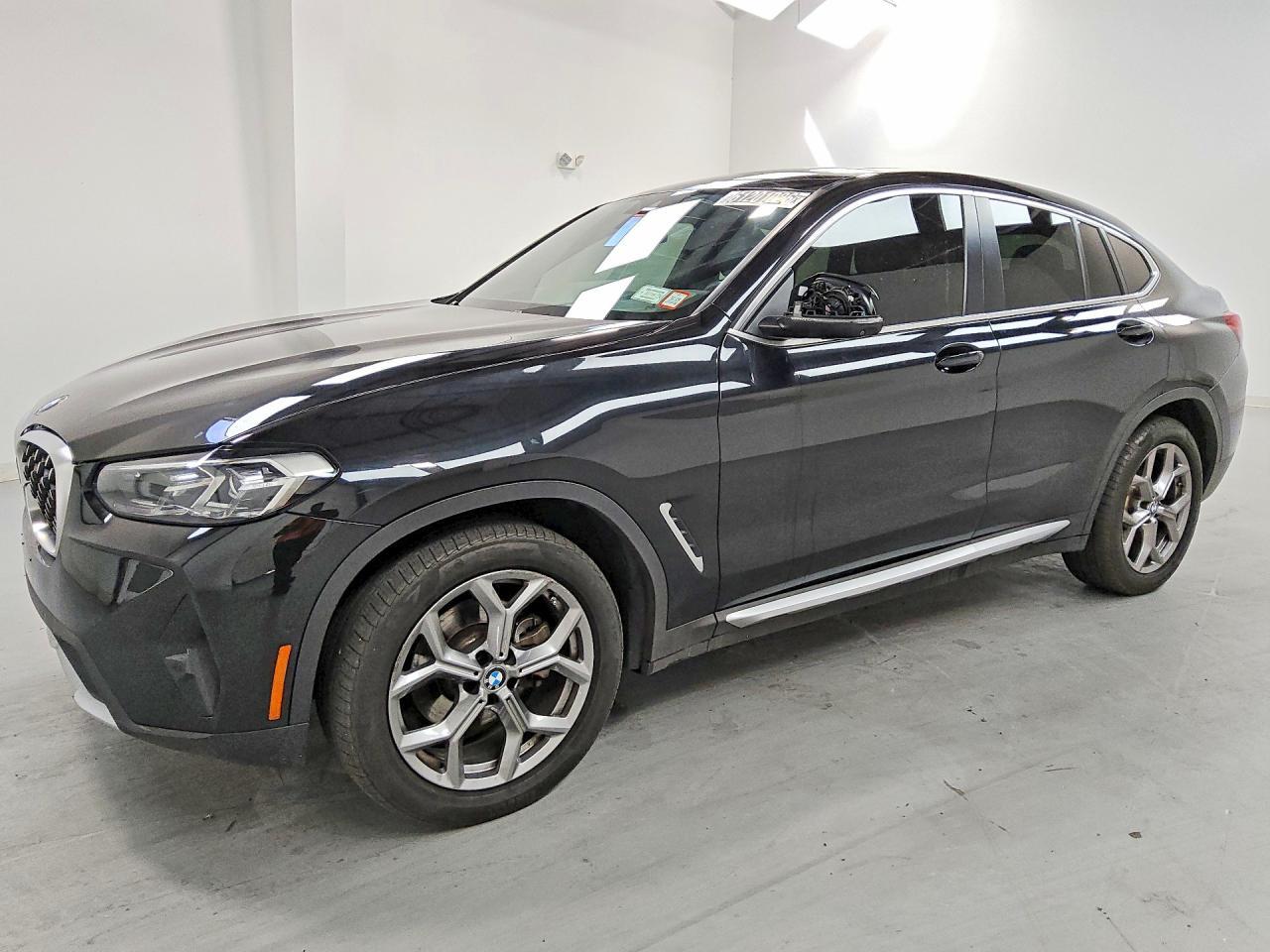 2022 BMW X4 5UX33DT08N9J72673