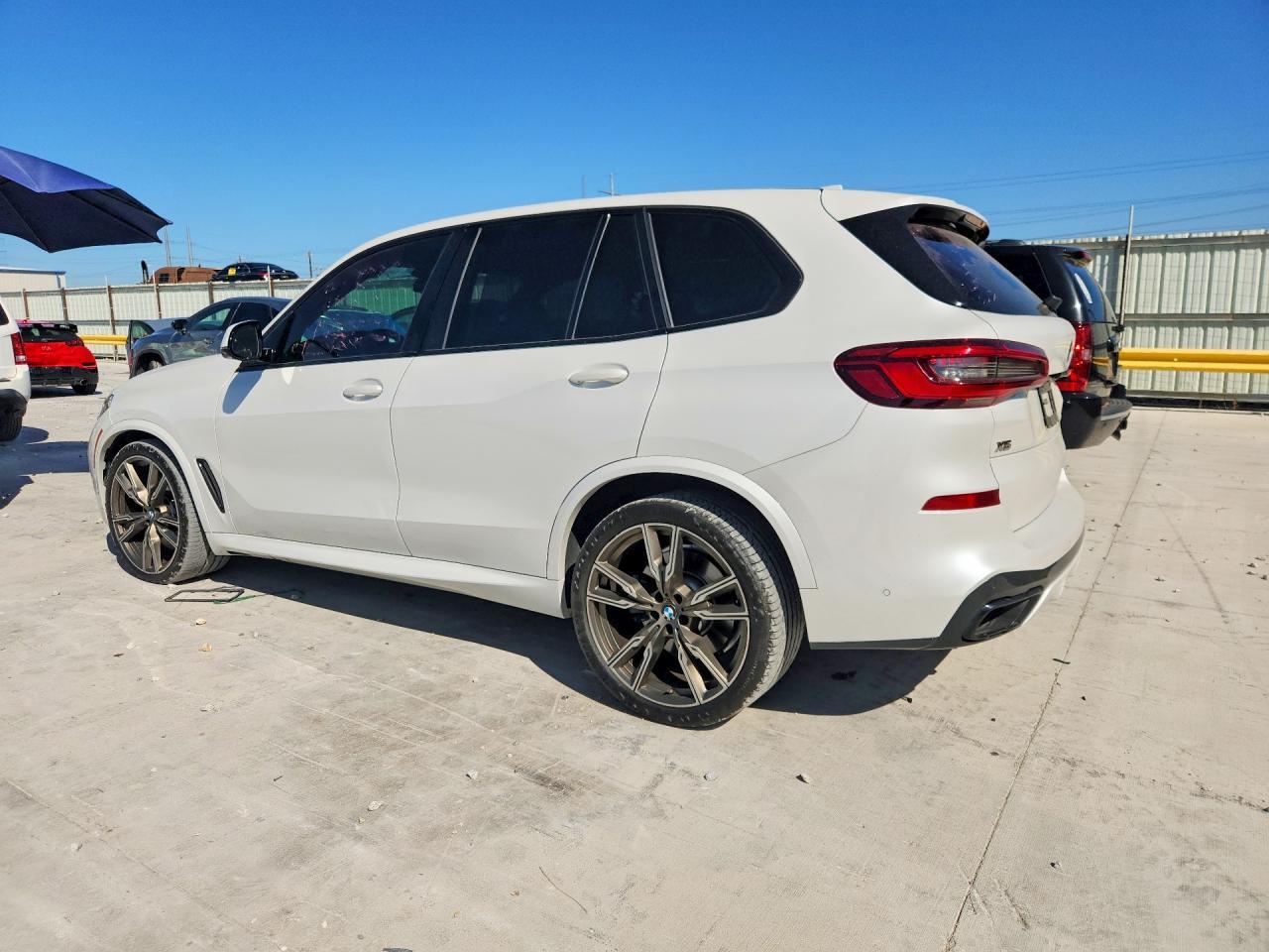 2020 BMW X5 M50I — Фото 2 из 13