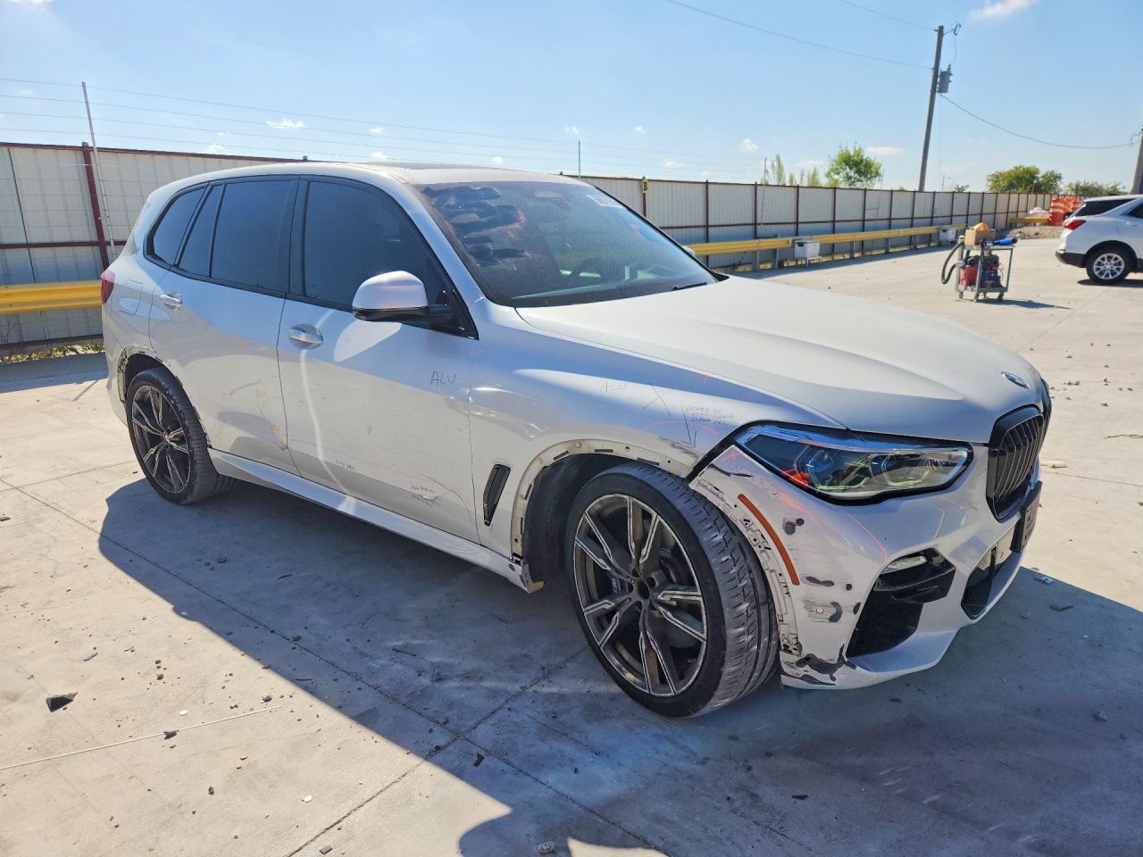 2020 BMW X5 M50I — Фото 4 из 13