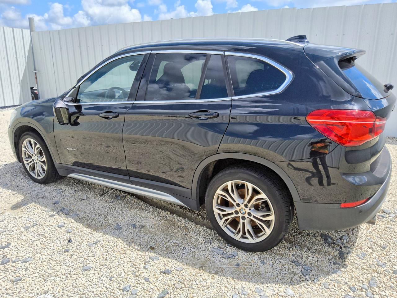 WBXHT3Z37G4A50640 2016 BMW X1 photo no. 2