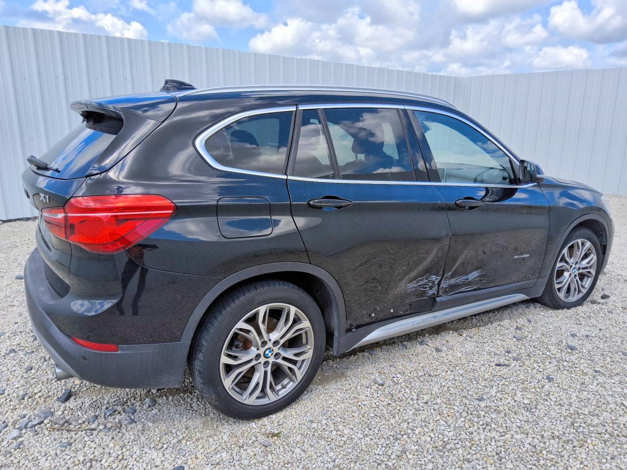 WBXHT3Z37G4A50640 2016 BMW X1 photo no. 3