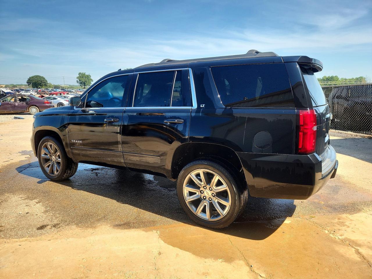 1GNSCBKC6KR234782 2019 CHEVROLET TAHOE photo no. 2