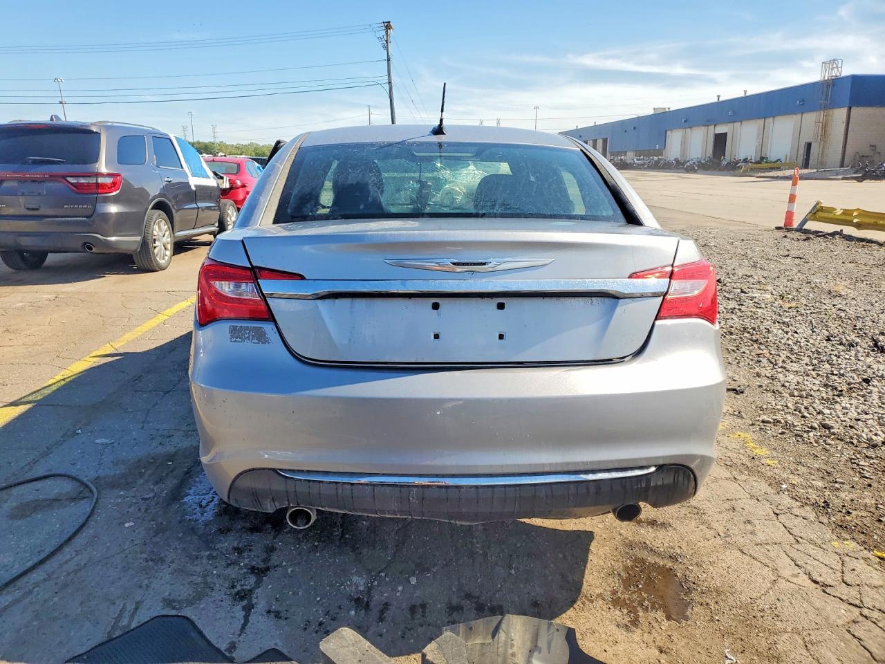 2013 CHRYSLER 200 LIMITED — Фото 6 из 12