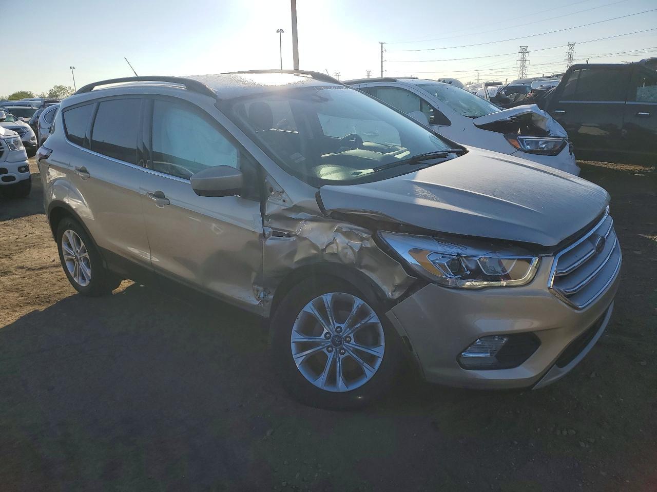 1FMCU0HD2JUD57923 2018 FORD ESCAPE photo no. 4