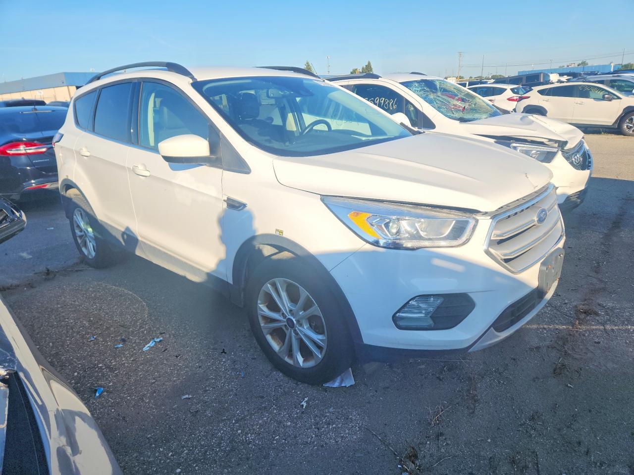 1FMCU9HD9JUD23630 2018 FORD ESCAPE photo no. 4