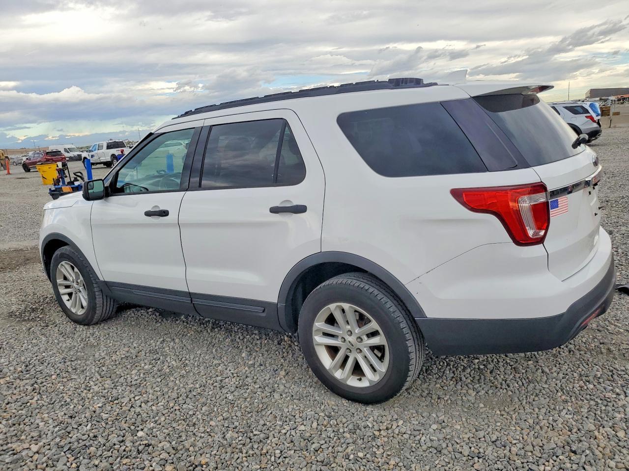 2016 FORD EXPLORER — Фото 2 из 13