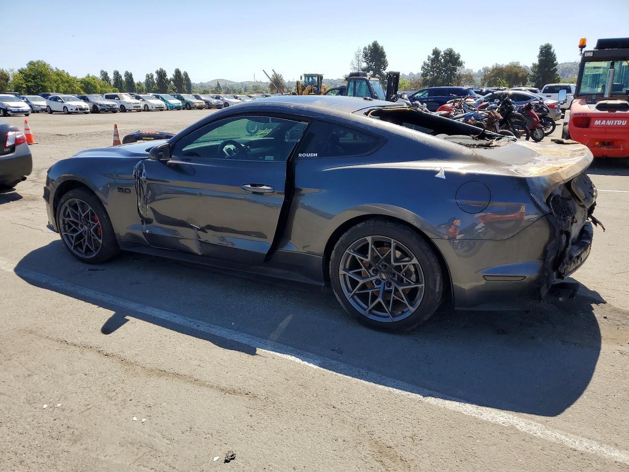 1FA6P8CF0J5166100 2018 FORD MUSTANG photo no. 2