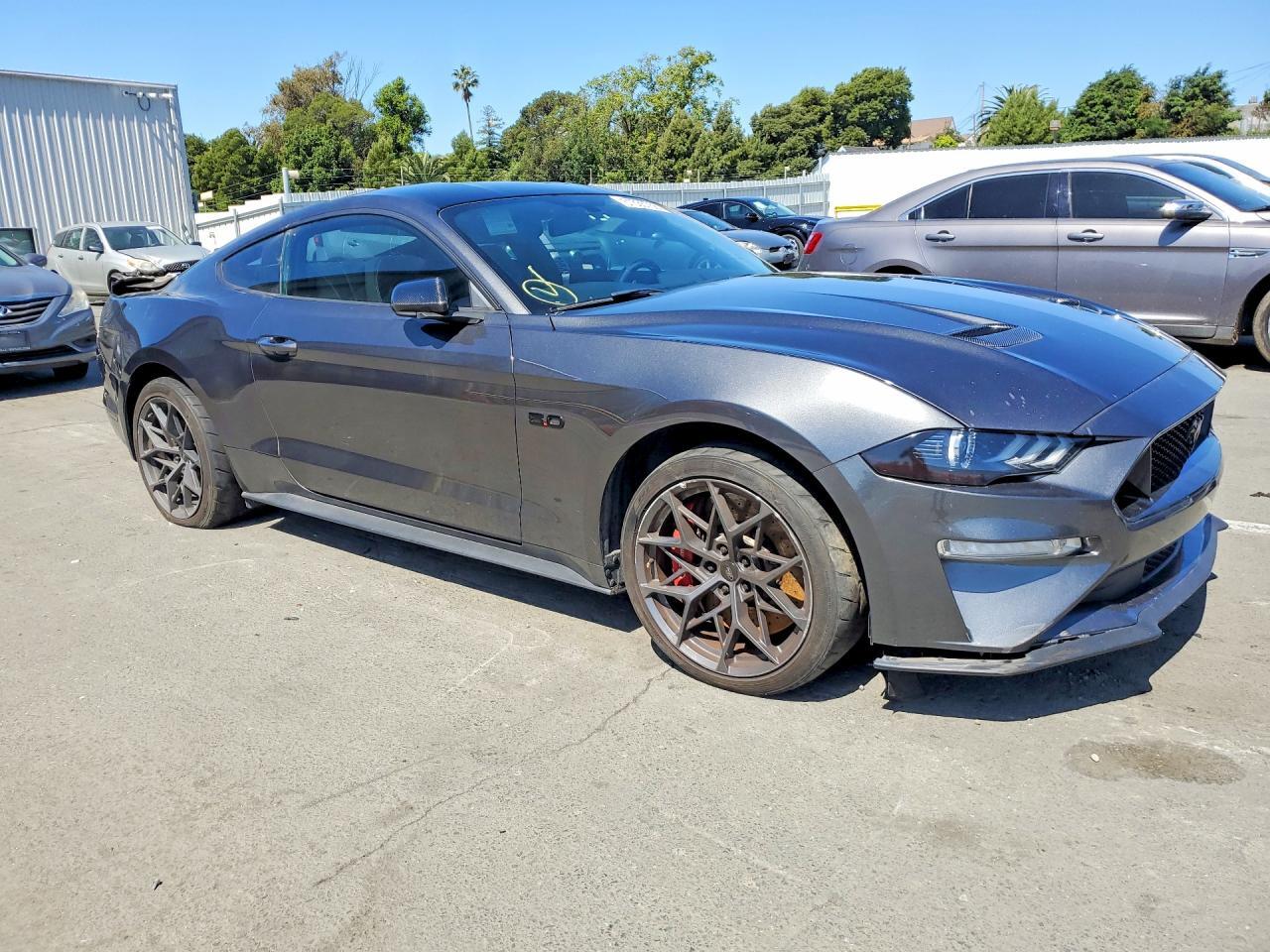 1FA6P8CF0J5166100 2018 FORD MUSTANG photo no. 4