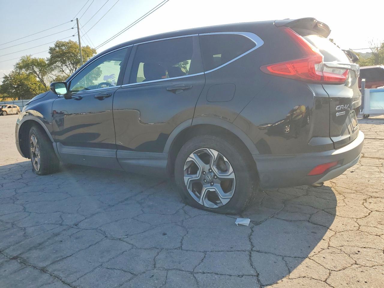 2HKRW2H87HH630432 2017 HONDA CR-V photo no. 2