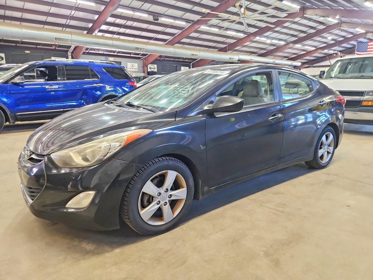 2013 HYUNDAI ELANTRA KMHDH4AE2DU575125