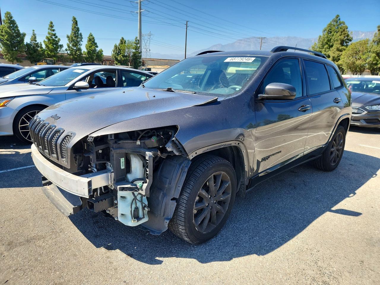 2018 JEEP CHEROKEE 1C4PJLCB6JD588393