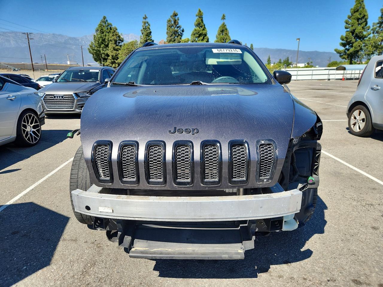 1C4PJLCB6JD588393 2018 JEEP CHEROKEE photo no. 5