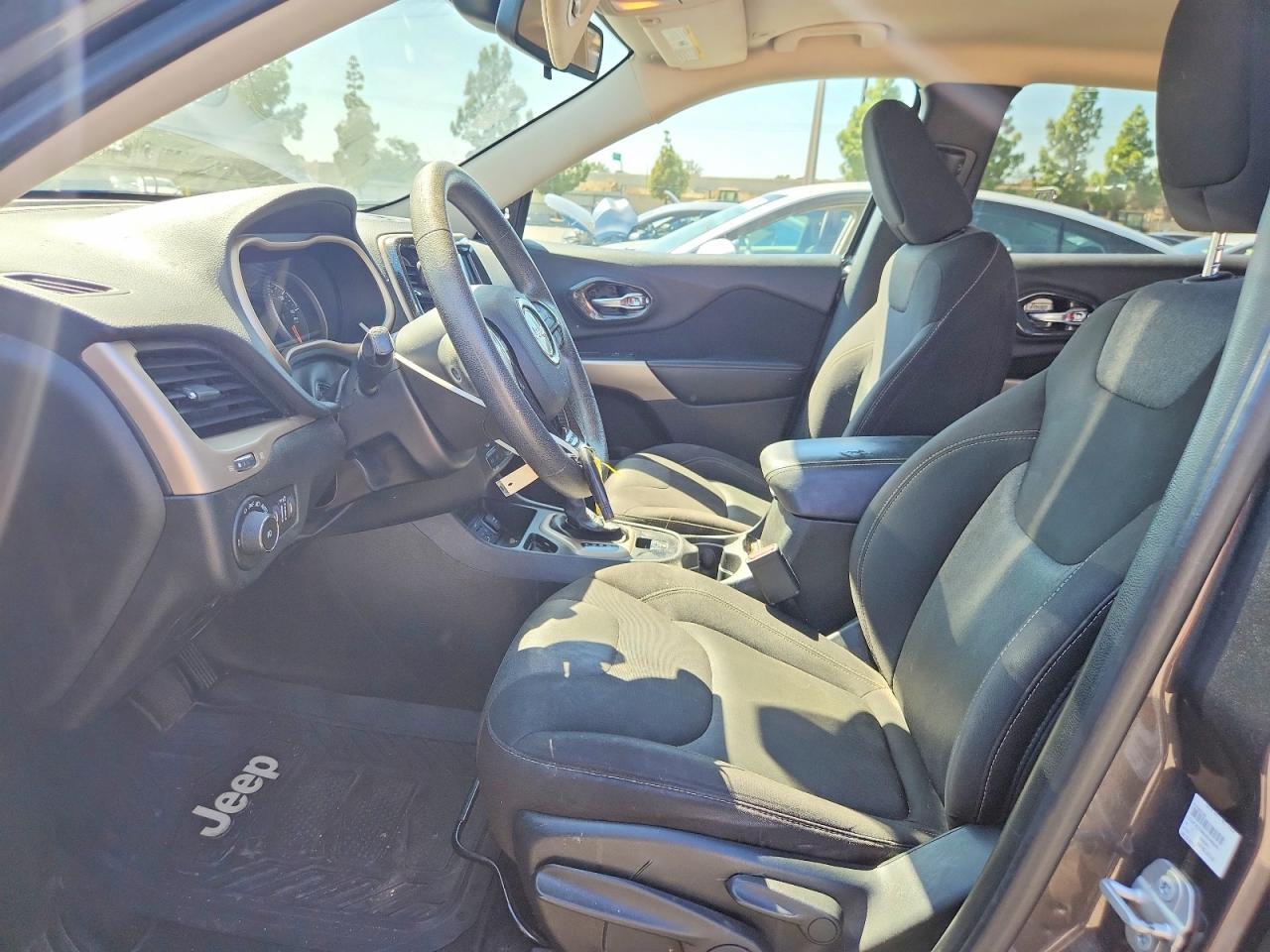 1C4PJLCB6JD588393 2018 JEEP CHEROKEE photo no. 7