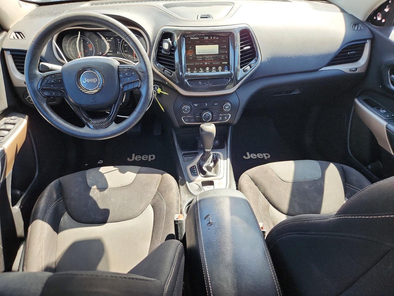 1C4PJLCB6JD588393 2018 JEEP CHEROKEE photo no. 8