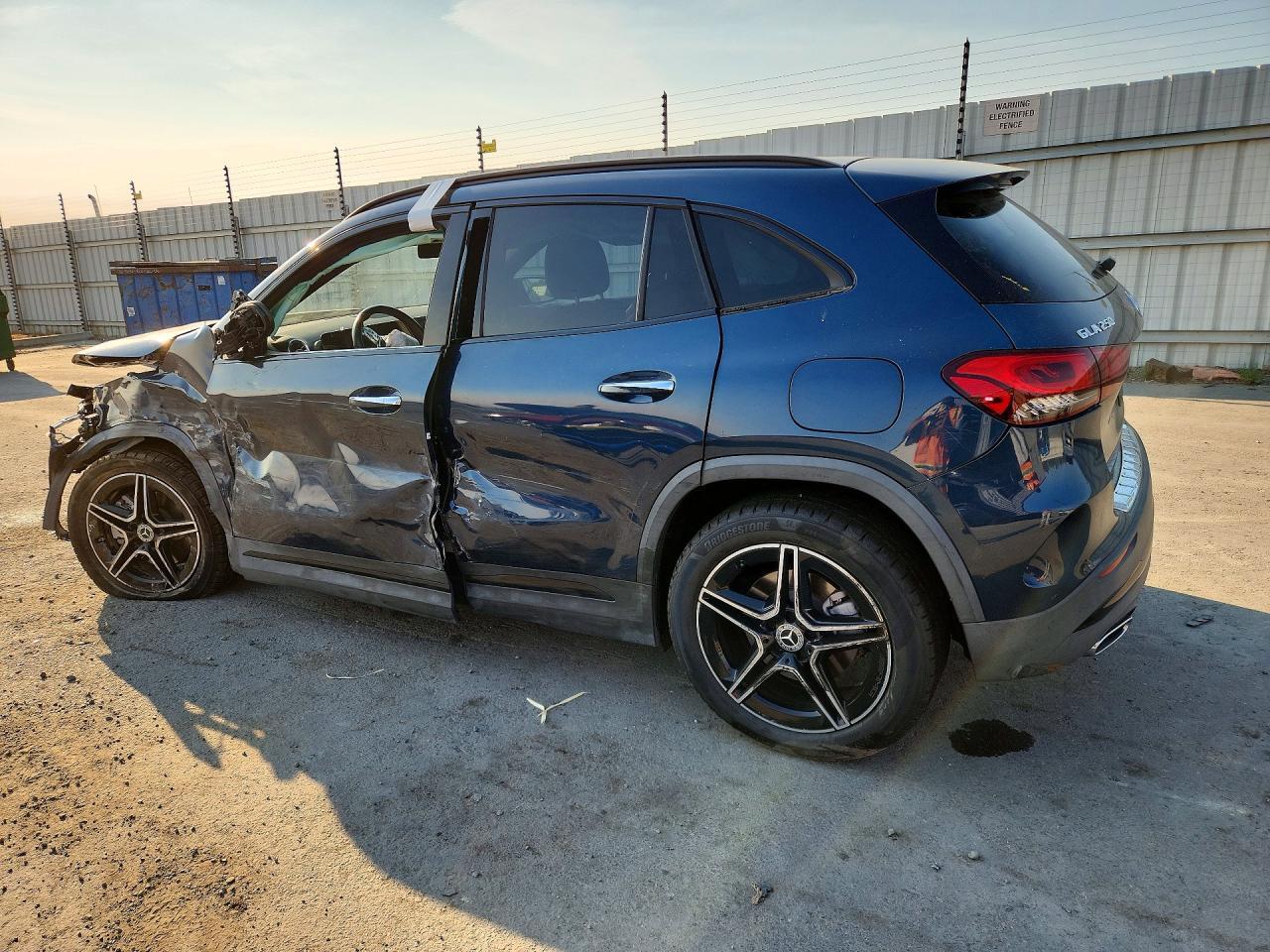 2021 MERCEDES-BENZ GLA 250 — Фото 2 из 12
