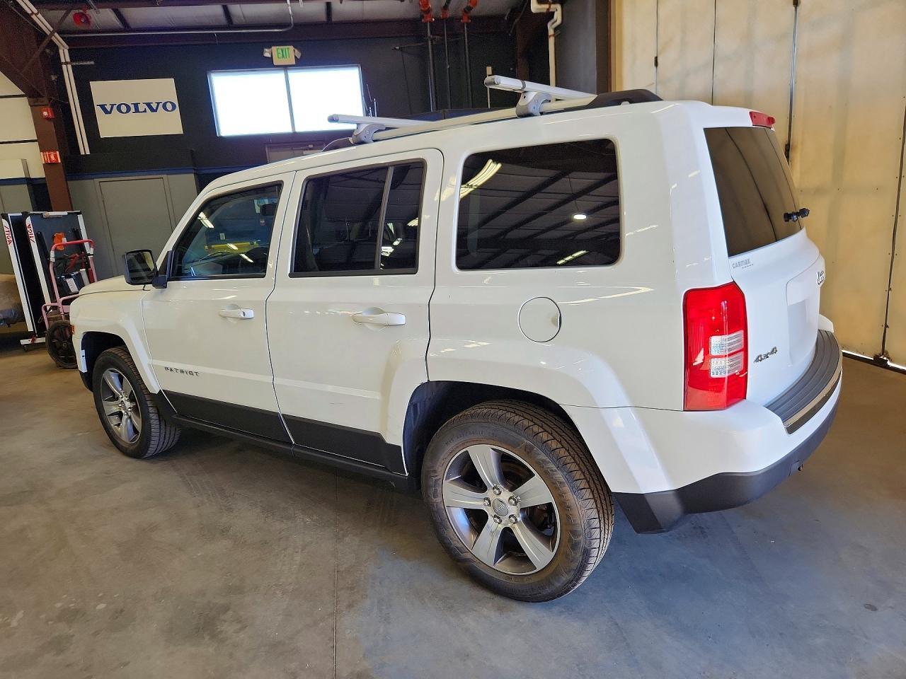 1C4NJRFB1HD206352 2017 JEEP PATRIOT photo no. 2